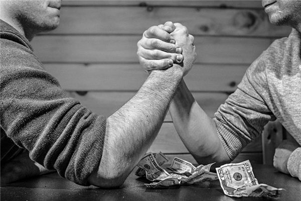 梦见别人抢我钱是什么意思 梦见别人抢我钱是什么意思